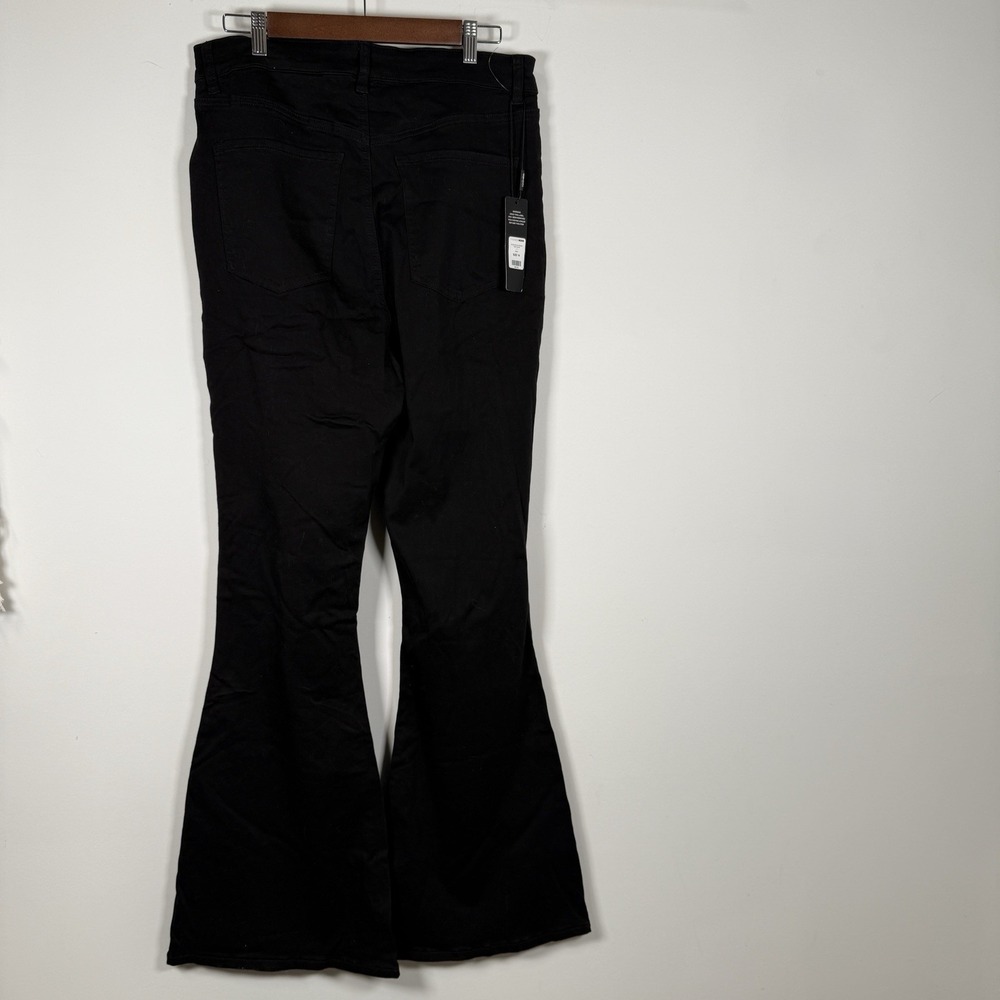 Fashion Nova Money Moves Stretchy Flare Jeans distressed Size 14‎ NWT